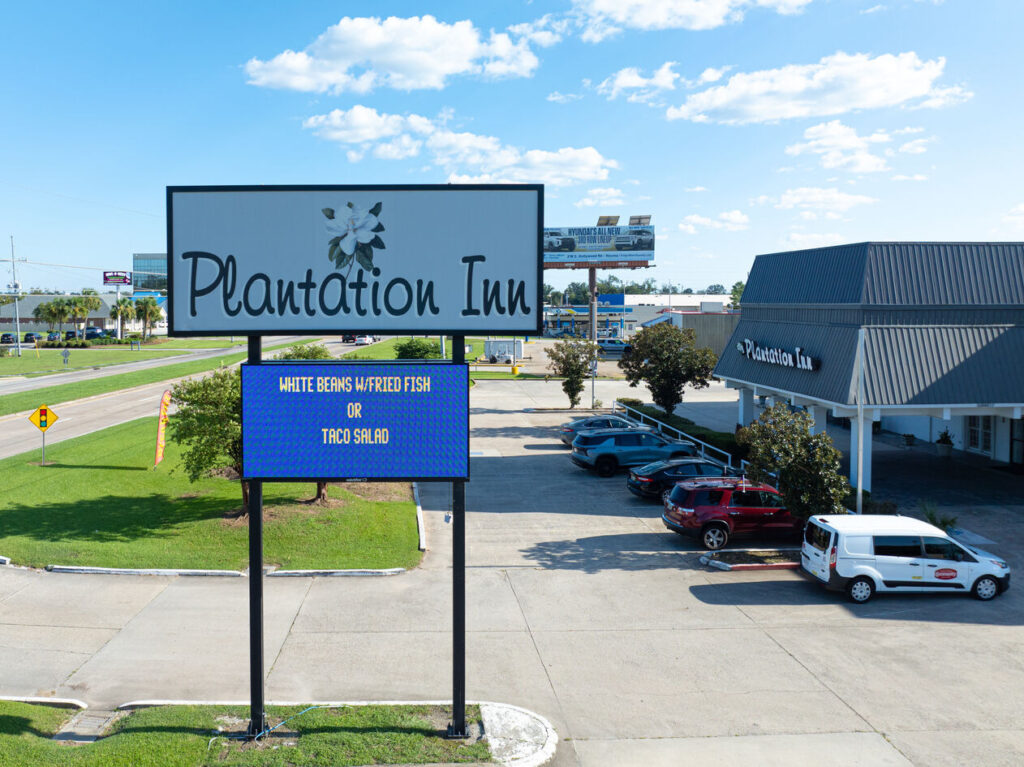 Top 10 luxury hotels in Houma, Louisiana, featuring Plantation Inn for a premium stay